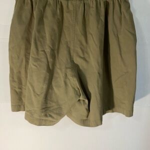 KIM ROGERS USED GREEN SHORTS SIZE L